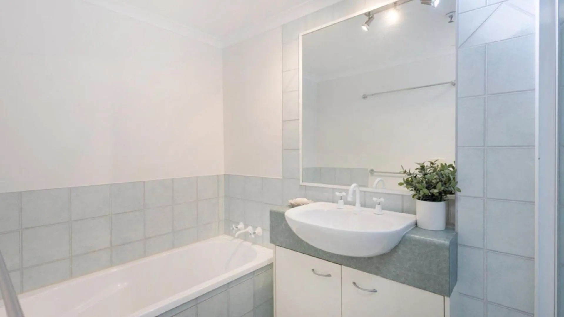 Centrepoint Unit 31 Apartment Caloundra